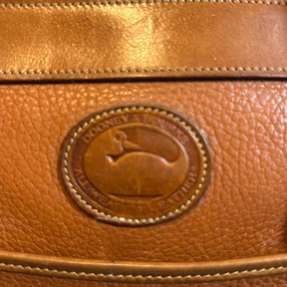Vintage Dooney & Bourke AWL Shoulder Satchel Zipper British Tan Crossbody R21 - Picture 2 of 15